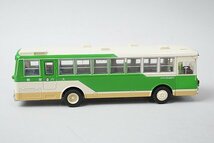 TOMICA トミカリミテッドヴィンテージネオ TLV 1/64 いすゞ BU04型バス 東京都交通局 緑 LV-N09c_画像3