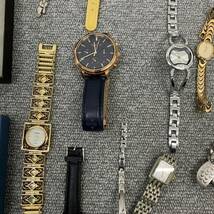 ●【売り切り】腕時計40本まとめセット！GIVENCHY SEIKO CASIO CITIZEN KENZO TOMMY DIESEL etc...レディース メンズ クォーツ _画像10