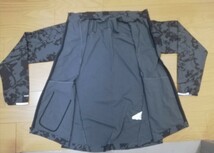 美品【 UNDER ARMOUR アンダーアーマー】“DRY -FIT ウォーミングアップカモフラージュ柄 ストレッチ生地フルZIPジャケット◆Mサイズ_画像3