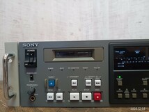 SONY　ソニー　PCM-7030 プロ用　業務用　DATレコーダー　デジタルオーディオレコーダー　DATデッキ　DAT機器　通電確認済み　ジャンク_画像2