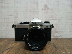 Nikon　ニコン　FE　一眼レフ　フィルムカメラ　LENS レンズ　NIKKOR　28mm 1:2.8 レトロ　カメラ　ビンテージ　ジャンク