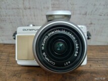 OLYMPUS　オリンパス　E-PM2 ミラーレス　一眼カメラ　デジカメ　デジタルカメラ　M.ZUIKO Digital 14-42mm 1:3.5-5-6　ジャンク_画像2