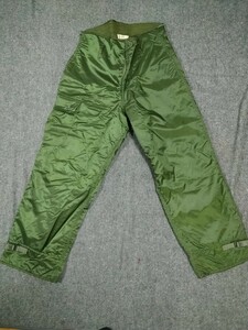 米軍　実物　海軍　極寒用不浸透性デッキパンツ　1979年当時物　未使用　新品　デッドストック　サイズＭ（31-34）払い下げ　放出品　