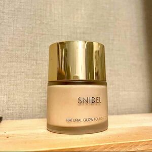 定価3960円　SNIDEL BEAUTY ナチュラルグロウ ファンデーション