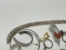 【KKB1993YK】シルバー調 宝石調 アクセサリ 装飾品 おまとめ 60点以上 ネックレス ブローチ 指輪 エメラルド サファイヤ ターコイズ_画像8