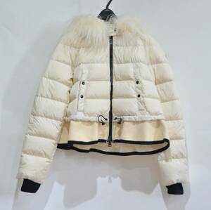 国内正規品 MONCLER モンクレール VEANNE GIUBBOTTO ヴェアンネ ファー付き ショート ダウンジャケット ホワイト 2 Y-321146