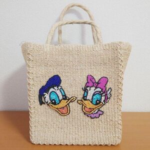 BEAMS BOY×Disneyアバカスクエアバック