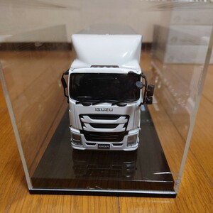 ISUZU GIGA　いすゞ　トラック　プラモデル　模型　1/43 非売品　大型