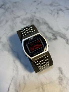 ★海外モデル★【送料無料】新品 CASIO B640 ブラック&レッド液晶 チープカシオ カスタム 残照機能付きバックライト G-SHOCK好きにも是非！