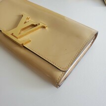 A27 美品 Louis Vuitton ルイヴィトン エナメル ポルトフォイユ・ルシーズ ベージュ 箱 保存袋付き 1円スタート売り切り_画像5