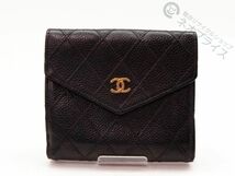 ◆Z5261 CHANEL シャネル マトラッセ キャビア ココマーク Wホック 二つ折り 財布_画像2