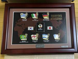 未使用 コレクション品 2002 FIFA ワールドカップ Korea Japan ピンバッジセット TR国旗 1004/2002 日韓ワールドカップ 12個セット