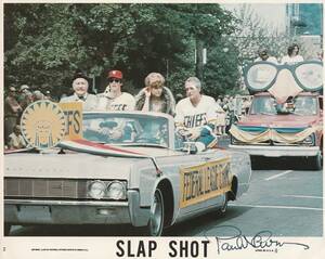 米国俳優 ポール・ニューマン （Paul Newman）直筆サイン入り カラー写真① 映画「Slap Shot」から　大きさは、約25cmX20cm