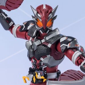 S.H.Figuarts 仮面ライダー雷 新品