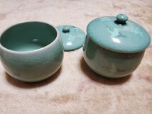 新品　東谷 金正黙 造　高麗青磁　蓋物 蓋茶碗　2点　箱付　蓋付夫婦湯呑み_画像3