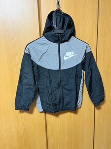 NIKE/ナイキ ジュニア　ウインドブレーカー　BV7423-010　ブラック/グレー　サイズ140(S) キッズ