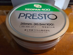 富士黒白フィルム　ネオパン400PRESTO（100フィート暗室装填用）未使用・期限切れ