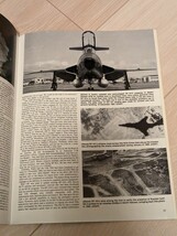 Modern Military Aircraft VOODOO by Lou Drendel & Paul Stevens 本　書籍　飛行機　戦闘機　アーミー　戦争　海外　書籍_画像2