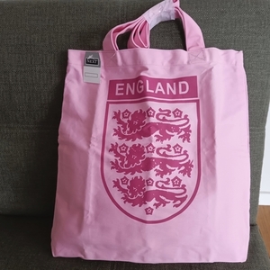 トートバッグ 英国 イギリスで購入 イングランド 紋章 お土産 新品 タグ付き 手提げ スリーライオンズ 肩掛け可 ピンク マイバッグ UK 