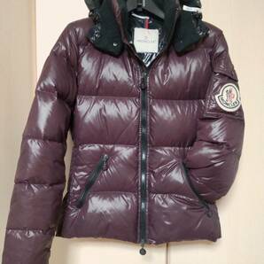 モンクレール バディア MONCLER BADIA ダウンジャケット デカワッペン/デカロゴ ショート丈 フード付き ボルドー小豆色 サイズ1 送料無料