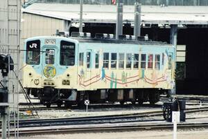 鉄道写真　西日本旅客鉄道（JR西日本）　キハ33形　Lサイズ　ネガ・データ化　①