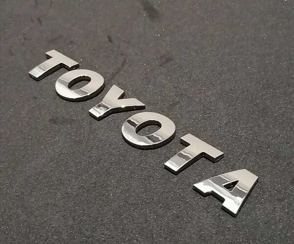 新品　トヨタ　TOYOTA　ロゴ　フロント　リア　エンブレム　メッキ　外装　フロントエンブレム　トヨタエンブレム　リアエンブレム