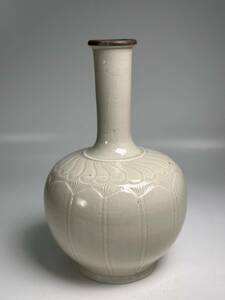 中国美術　定窯　刻花白磁花瓶　花入　華道具　古物　唐物　旧家蔵出し　美品