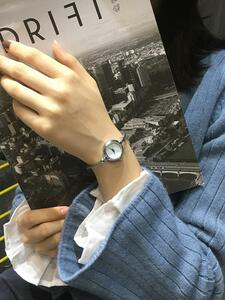 腕時計 レディース クォーツ 1個 女性 シルバー 亜鉛合金 ストラップ ファッショナブル 丸い , 日常の装飾用 ダイヤルクォー