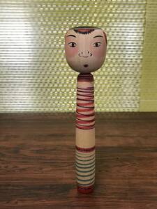 Kokeshi Doll 瀬谷重治 作 こけし 伝統こけし 黒石市 津軽系 高さ 約21.5cm 在銘 銘有 人形 日本人形 置飾り 工芸品 民芸品 伝統工芸 C935