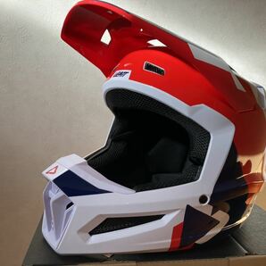 送料無料　新品　リアット　Lサイズ　LEATT Helmet Moto 2.5-Royal　オフロード　モトクロス　ヘルメット（検 ショウエイ アライ FOX）