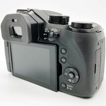 元箱付きで■ほぼ新品■ PANASONIC デジタルカメラ DMC-FZ300 ブラック_画像3