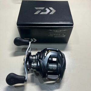 ダイワ DAIWA ベイトリール ティーズ STEEZ TW タトゥー 左 ジリオン 1016 H L