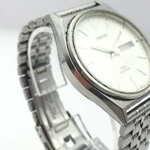 ◯C9-46 JUNCTION/ジャンクション VEGA ベガ 3針 Day-Date デイデイト メンズ クォーツ 腕時計 5F00-L04063_画像5