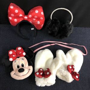 【美品】ミニー minnie リボン カチューシャ 手袋 ミトン 耳あて　イヤーマフ パスケース ポシェット ディズニー Disney セット M01