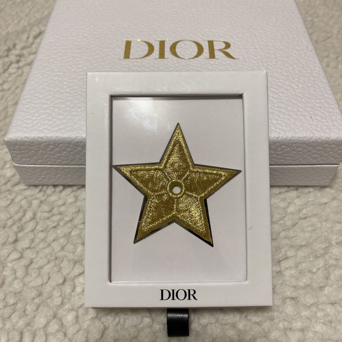 Yahoo!オークション -「dior 星チャーム」の落札相場・落札価格 Yahoo!オークション -「dior 星チャーム」の落札相場・落札価格