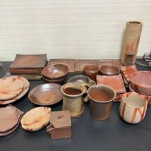 t12-178 備前焼　まとめて　作者不明　湯呑み　花瓶　皿など　保管品_画像1