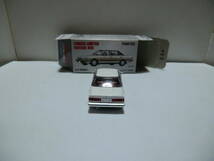 【TOMICA LIMITED ＶＩＮＴＡＧＥ NEO現状品】LV-N98 トヨタ マ-クⅡ４ドアHTグランデ（86年式）PW/Gボディ+赤茶内装＆専用タイヤ装着品_画像7