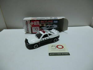 【tomica SKYLINE誕生50周年後期 記念ステッカー+サック箱付・現状品】 SKYLINE PATROLCAR/BCNR33 MADE IN CHINA製 白/黒色+1Kホイル装着品