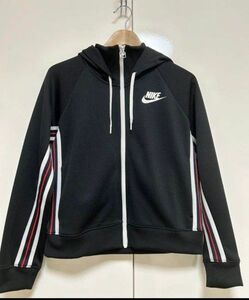 NIKE　ナイキ　レディース ジャージ　パーカー　ラインデザイン　トップス