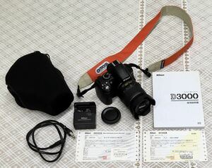 美品♪nikon D3000 一眼レフカメラ　レンズセット◆ズームキット＆専用ケース＆使用説明書＆充電器＆コードあり◆岸