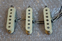 Fender PURE VINTAGE '65 STRAT PICKUPS ピックアップ フェンダー グレーボビン AMERICAN ORIGINAL ‘60S STRATOCASTER より 良品_画像1