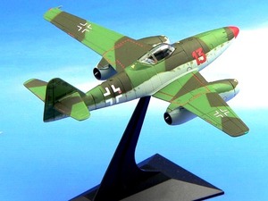 ■即決 ドラゴン 1/72【メッサーシュミット Me262A-1a 「ハインツ・ベーア」 Red13