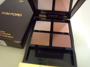 トムフォードビューティー TOM FORD BEAUTY アイ カラー クォード 31 SOUS LE SABLE スール サーブル