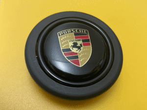 《正規輸入品》MOMO モモ【新品・未開封】希少品ポルシェクレストホーンボタン　PORSCHE ステアリング　911GT2 GT3 RS CS