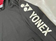 【YONEX】ヨネックス・プルオーバーパーカー・赤黒・ロゴ・ポリエステル・メンズMサイズ　ヨネックス パーカー プルオーバー _画像5
