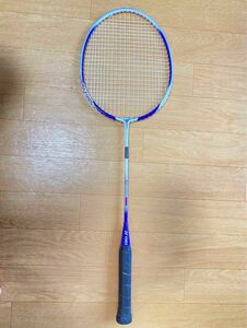 バドミントンラケット YONEX