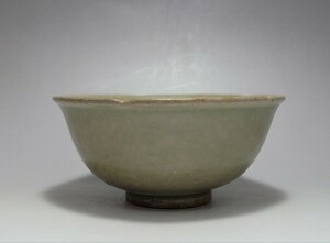 中国古美術 宋 元時代龍泉窯青釉 河浜遺範在銘 茶道具青磁花口碗