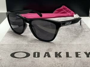 偏光★OAKLEYオークリー FROGSKINSフロッグスキン 黒ブラック/POLARIZEDミラーレンズ USA製サングラス アジアンフィット ドライブ釣り