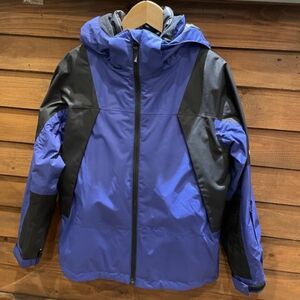 North Face NSJ62273 Снежная триклимат куртка для сопля Rich Mate Joutk Kids Lapis Blue 140cm LB Новый неиспользованный подлинный