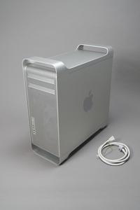 Mac Pro MA356J/A 2.66GHz Dual-Core Intel Xeon 2.66GHz 2基　合計4コア メモリー 1GB ハードディスク 500GB 2006年　A1186